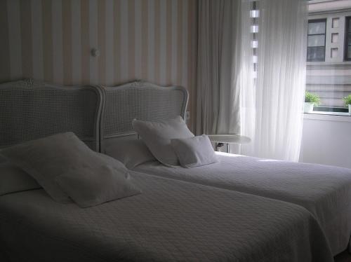 Hotel Central By Myhousespain Хіхон Екстер'єр фото